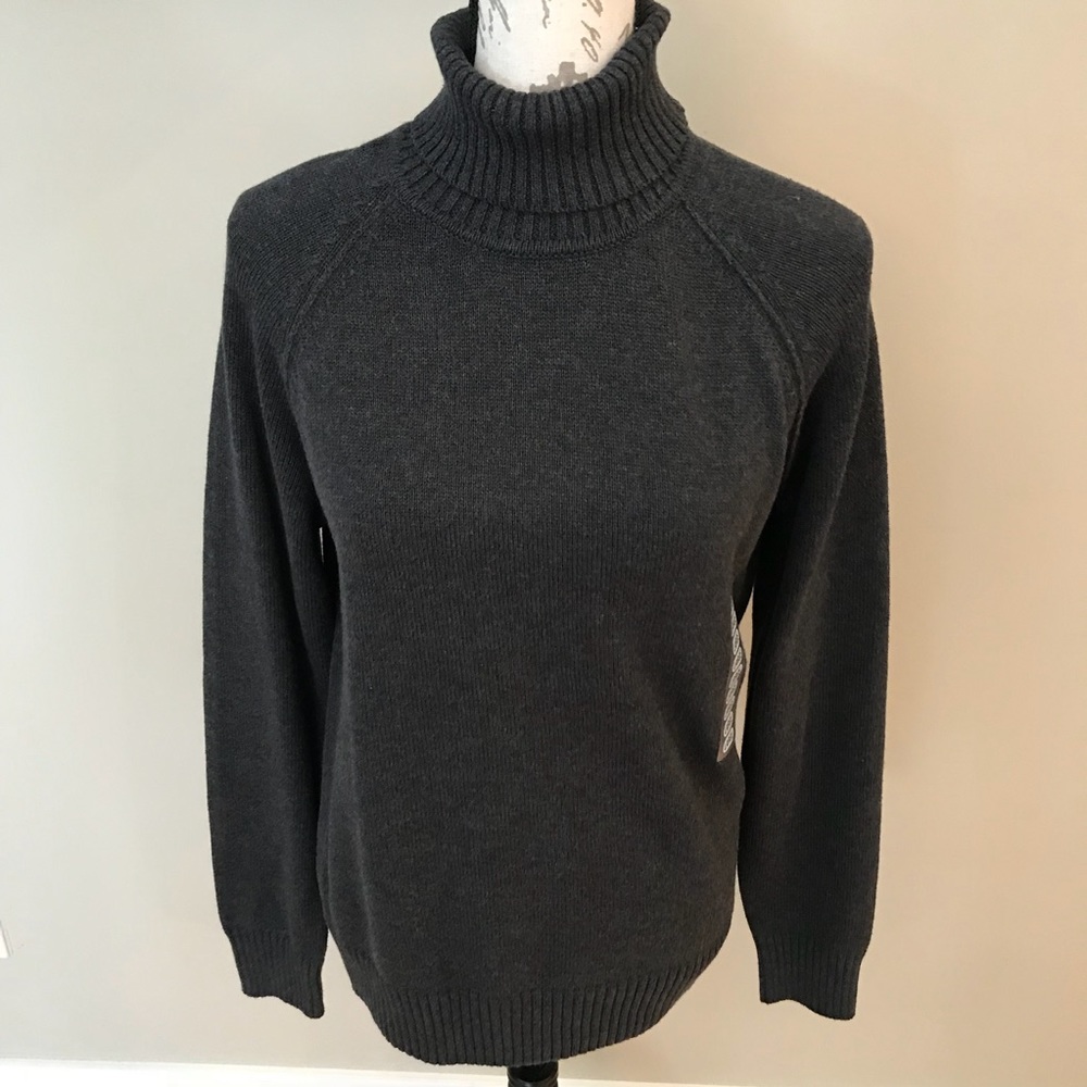 Jeanne Pierre Turtleneck